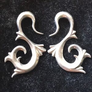 Silver filigree earrings
